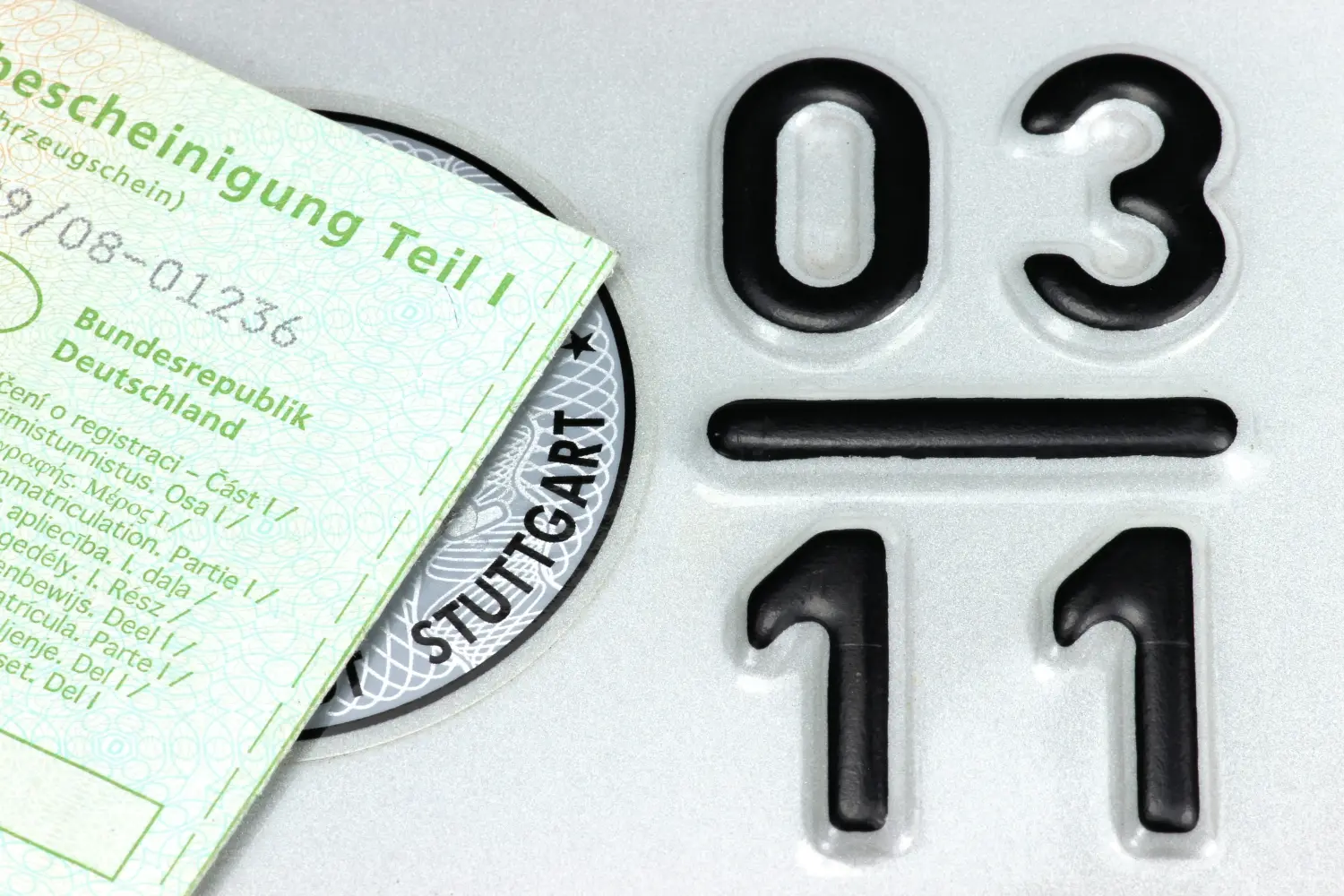 Deutsches Saisonkennzeichen mit Gültigkeitsdauer vom 01. März bis 30.